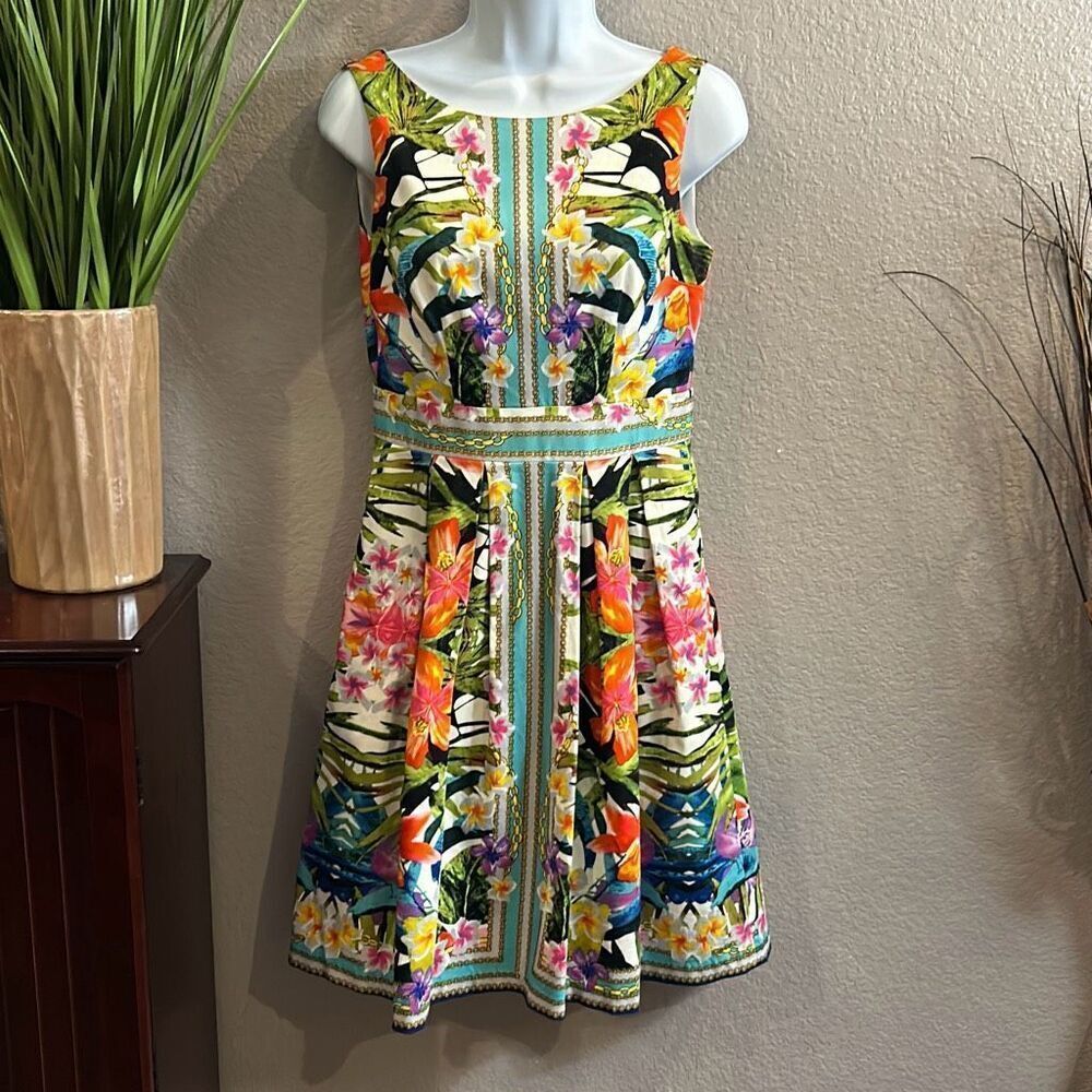 #474 Maggie, London, fit, and flare chain floral dress size 4